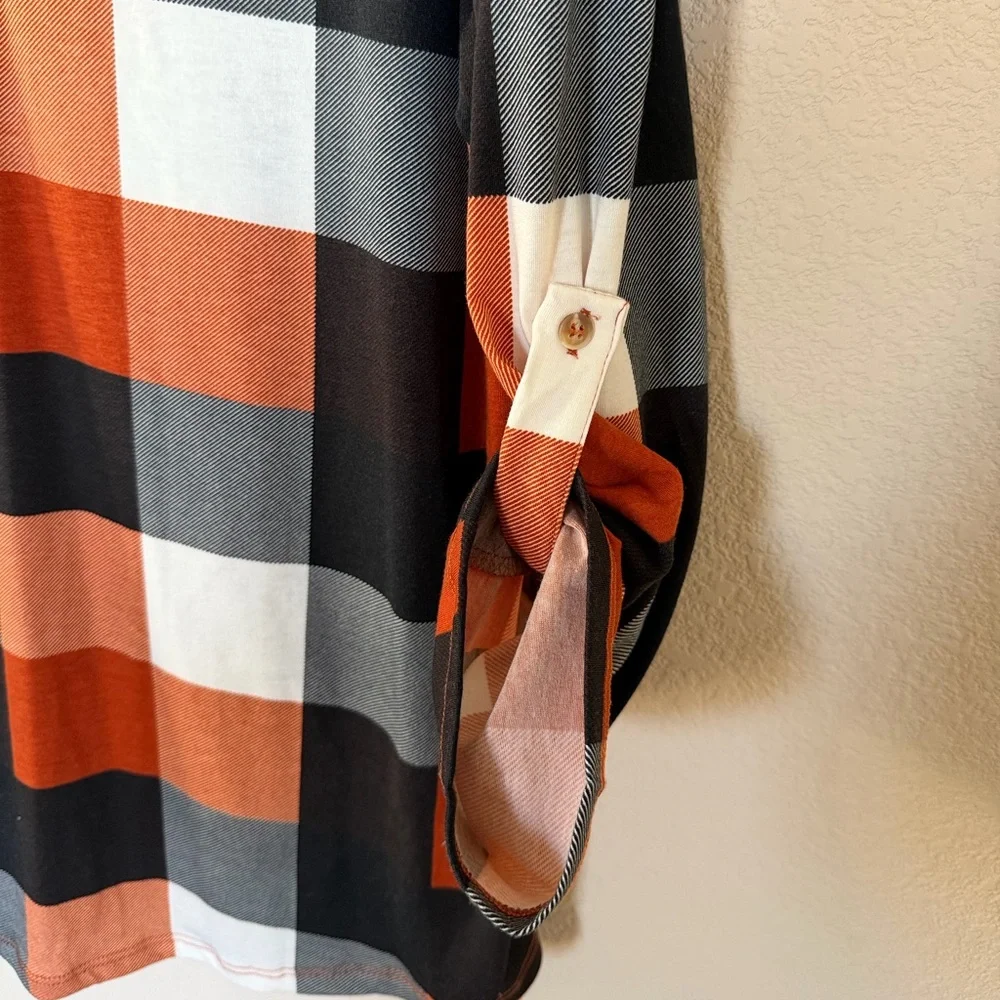 Rust Black & White Buffalo Plaid V-Neck Roll-Tab Sleeve Top | 2XL - Picture 2 of 4